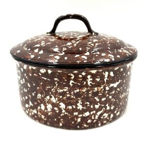 Stangl Town & Country Covered Casserole Dish Lid Soup Pot Brown Sponge Round 8in